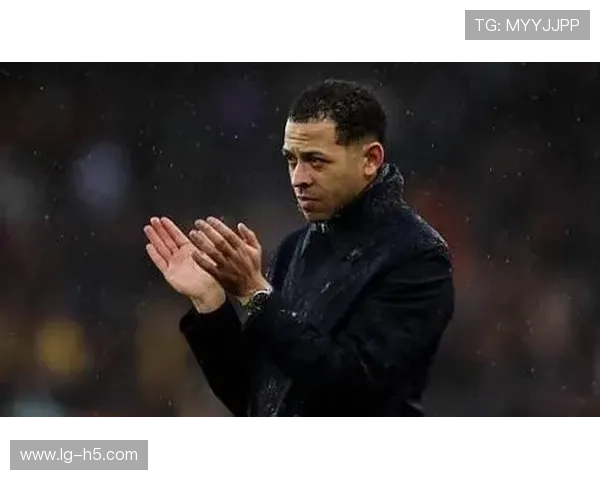 切尔西管理层承诺给罗塞尼尔一年期